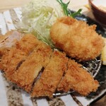 名代とんかつ かつくら - 揚げ物近影。ここのカキフライが好きでを食べに行ったのに今年はもう終わっていた涙。でもキャベツが高騰している今もキャベツのおかわりができたのでハッピー♥
