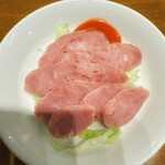 香港麺 新記 三宿本店 - 台湾腸詰め