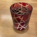 和牛らーめん 笑門 - お冷のグラス