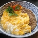 レストラン三澤亭 - 2014.7.9　三色丼☆（ランチのみ）　８５０円　　味噌汁と漬物付　