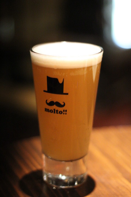 BEER STAND molto!! Hankyu Sanbangai Ten