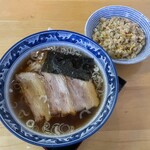 お食事 久呂喜 - 炙りチャーシューめんとチャーハン(小)