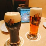 エビスバー - 手前は同行者のエビスプレミアムブラック