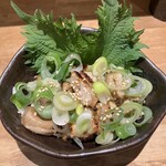 炭火やきとり 樹 - 鶏皮ポン酢美味しい
