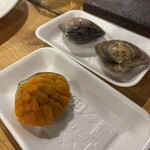 八食センター - 焼うに、はまぐり