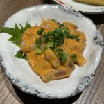 魚屋酒場フィッシャー - 自家製塩辛。酒の当てに最高。量は少なめ。