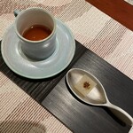 銀座 蟹みつ - 琥珀蟹コンソメ　三浦大根