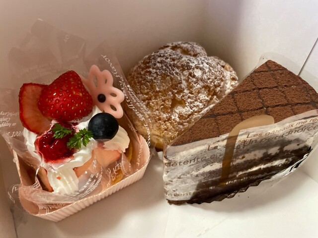 いちごタルト・クッキーシュー・シャンティショコラ