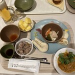 グランドメルキュール - ばんごはんでっーせー！乾杯にはビールっしょ❣️1口飲んで  パパりんに!!  控えめな晩ご飯の意味は↓