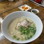 麺謹製3L's - たべきりとんこつ