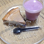 欧風カレー工房チロル - ブルーベリーのチーズケーキ・ブルーベリーのプリン