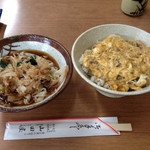 カツ丼 740円
          きしめん小盛 310円