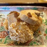 鎌倉 北じま - あんこう（佐島）の唐揚げ　あん肝　魚人：長谷川さん
      まさに異次元の美味しさにびっくり！
      生姜醤油をかけた味付け良く、めちゃくちゃ美味しい！
      生きた状態で漁港まで運び、活け越し処理されたあんこうです。