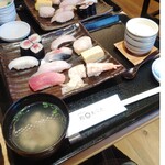 鮨 あらた - ランチ　おまかせ握り(中)
