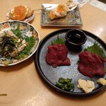 串カツあらた - ゴマサバも臭みなくゴマの風味たっぷり、馬刺も見た目以上に枚数あり楽しめました。