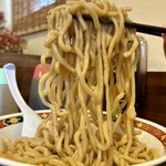 自家製太麺やきそば よしのり屋 - 自家製の極太麺をリフトUP⤴️