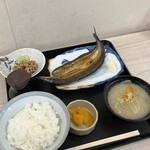 蒔田 - さんま焼魚定食(豚汁付き)