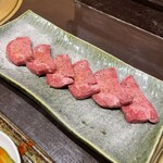 松阪牛 取扱店 焼肉白ひげ - 