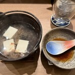 潮騒料理 亢 - （ランチ）八種の小鉢の潮騒御膳:1950円/自家製ポン酢の湯豆腐