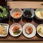 潮騒料理 亢 - （ランチ）八種の小鉢の潮騒御膳:1950円/小鉢