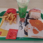 マクドナルド - チキンとクリームソーダのわんぱくセット