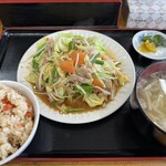 沖縄そば屋 - 