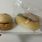 東雲パンベース - （右）おかずパンどれもに美味しいです！