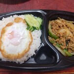 サバーイ・サバーイ - ガパオライス　650円
      容器は変わったけどボリュームはそのまま