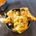 YUMMY TUMMY  - カリフラワー揚げ物