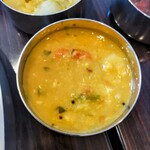 YUMMY TUMMY  - 豆と野菜カレー