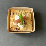 TART SQUARE - 玉ねぎキッシュ(736円)。やや塩味強いかな？