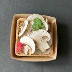 TART SQUARE - 但馬チキンポルチーニ(736円)。チキン美味しい