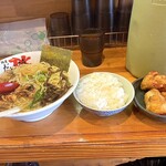 麺屋 だいくう - 博多中華そば（大盛り）　　　　　　　　　　　　　　　　　　　　　　【Aセット】¥950円　大盛りなので¥1050
      （中華そば＋唐揚げ＋ご飯）