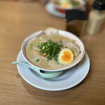 だるま大使 - だるまらーめん 950円