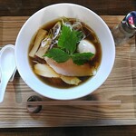 に干し屋 SINCHAN - ホロホロ鶏の醤油ラーメン