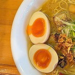 麺屋 だいくう - 博多味玉中華そば（大盛り）　左