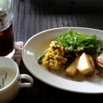 らーめんとcafe＋ベジ engawa - スープ、前菜、ドリンク