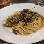 隙間 - きのこペペロンチーノ