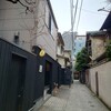 神楽坂 和食 千 - かくれんぼ横丁。狭い路地の両側に、いわゆる “いい店” がひしめいている。
