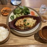 GOOD LUCK - 日替わりランチ1200円。　　　　　　　　　　　　白身魚の柚子味噌チーズグリル。