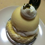 新宿高野 - ババロアがのったさっぱり系のケーキでした