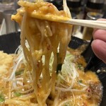 大塚屋 - 太麺がピリ辛あんかけ味噌スープと絡んで旨し♪