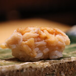 鮨処 一石三鳥 - ［握り］煮ホタテ