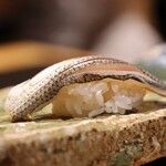 鮨処 一石三鳥 - ［握り］コハダ