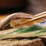 鮨処 一石三鳥 - ［握り］コハダ