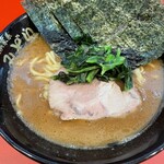 横浜家系ラーメン みどり - ラーメン並盛り900円