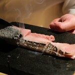 鮨処 一石三鳥 - メジマグロ