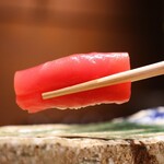 鮨処 一石三鳥 -  ［握り］赤身