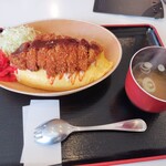 AHAHA.kitchen - カツのせオムライス