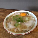 麺屋 ぷいぷい - チャーシュー麺トッピング卵